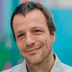 Проф. Laurent Servais